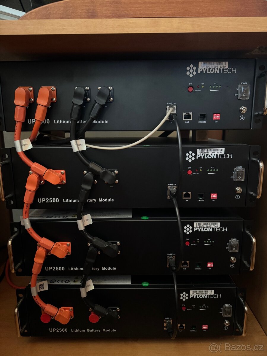 Prodám FV baterie PYLONTECH v záruce (4ks, celkem 11,4 kWh)