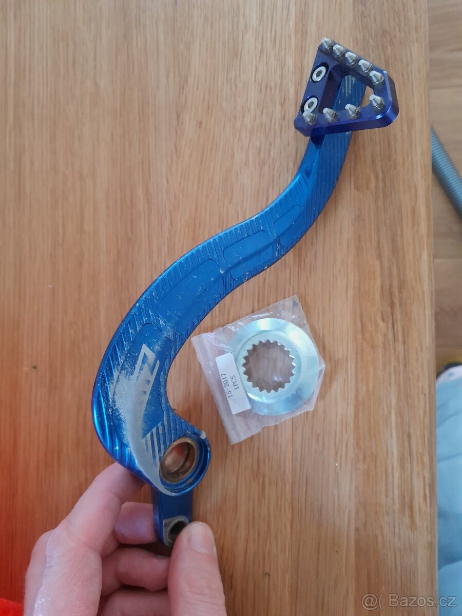 Modrý brzdový pedál, páka YZF 250, 450..