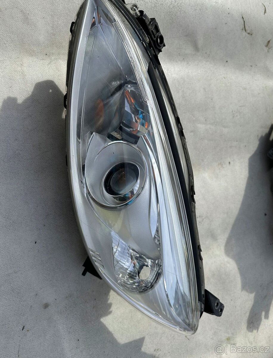 Mazda 5 CW, XENON levý přední světlomet