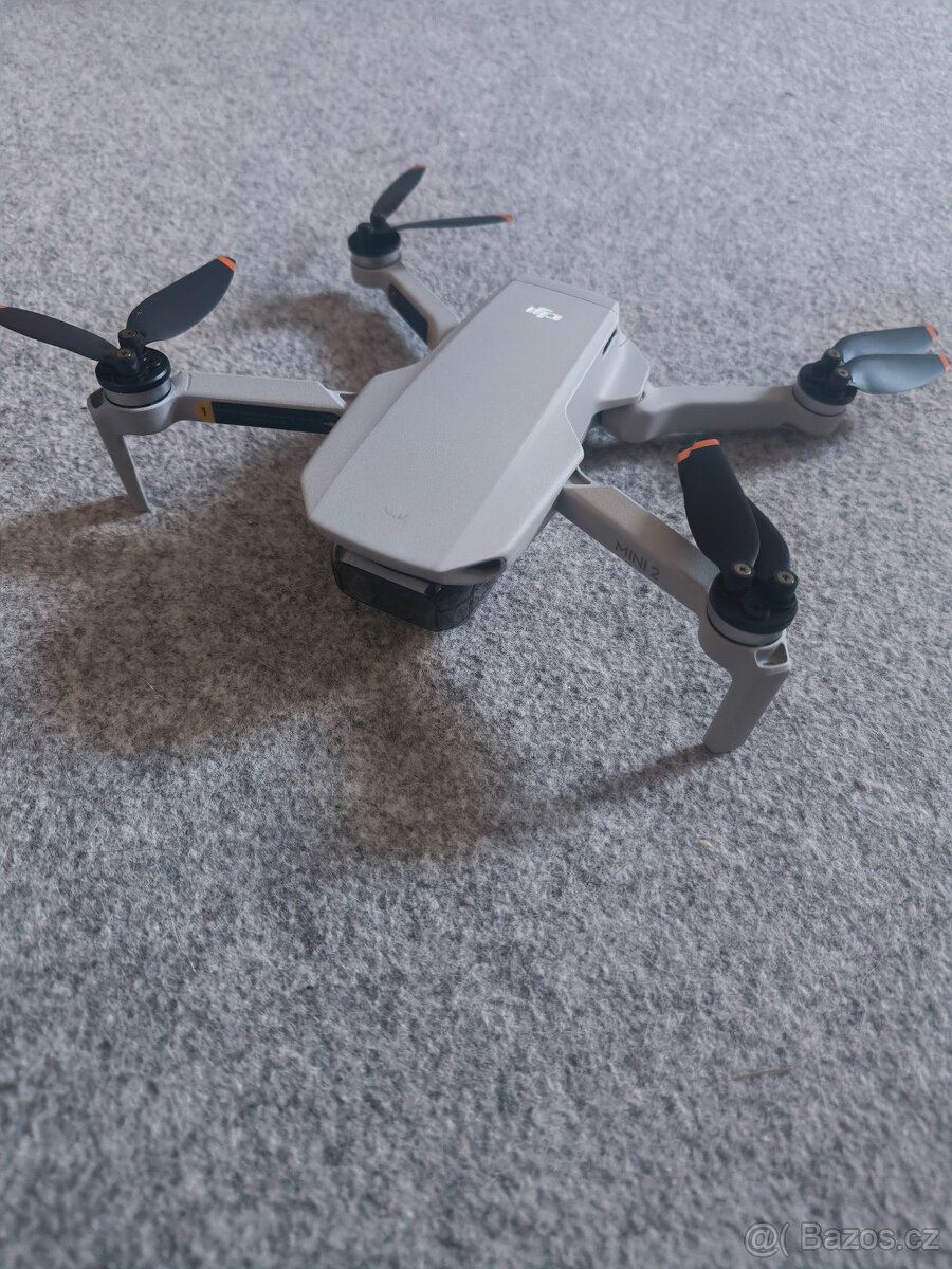 Dron DJI mini 2 + bohaté příslušenství