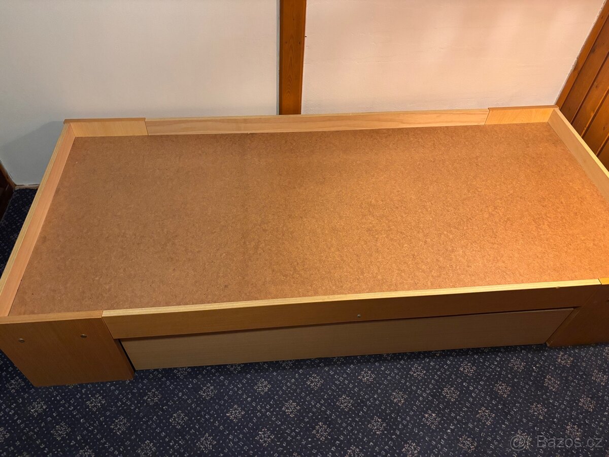 DŘEVĚNÉ POSTELE 80 × 200 CM