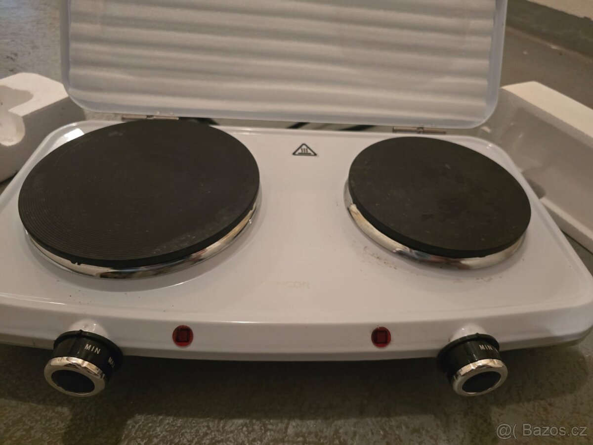Dvouplotýnkový elektrický vařič s víkem