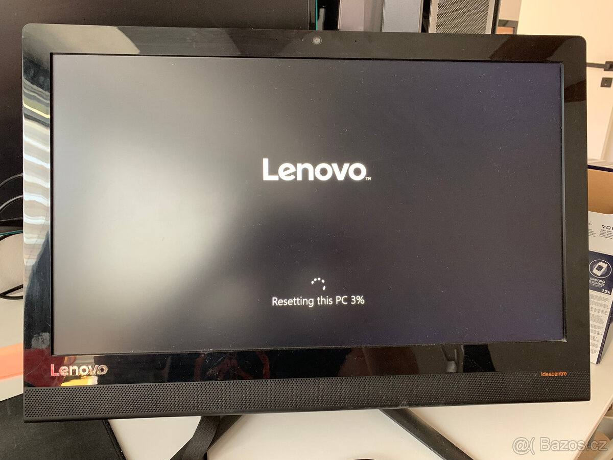 PC Lenovo IdeaCentre AIO 300-22ISU