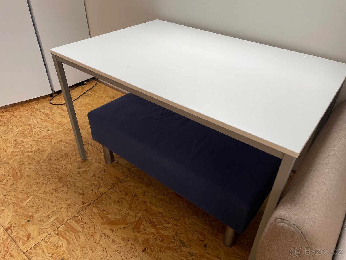 Kancelářský stůl