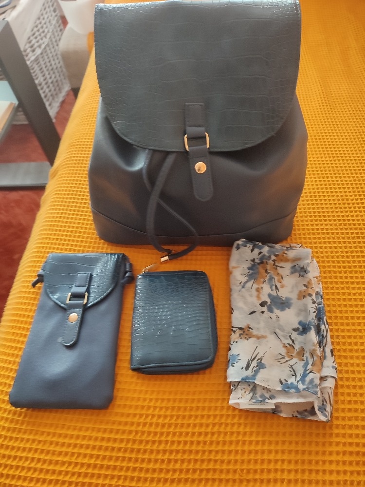 nový batužek,taštička,peněženka+šála