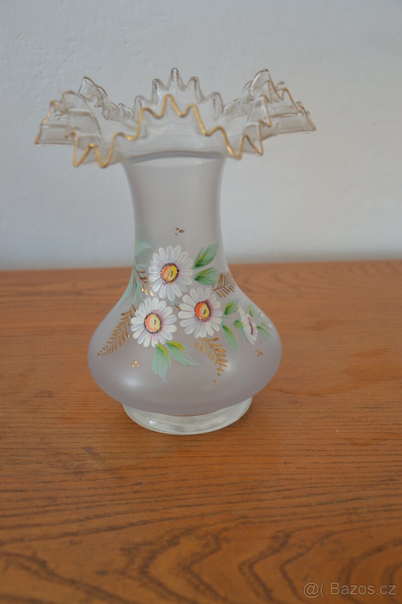 Starožitná skleněná váza