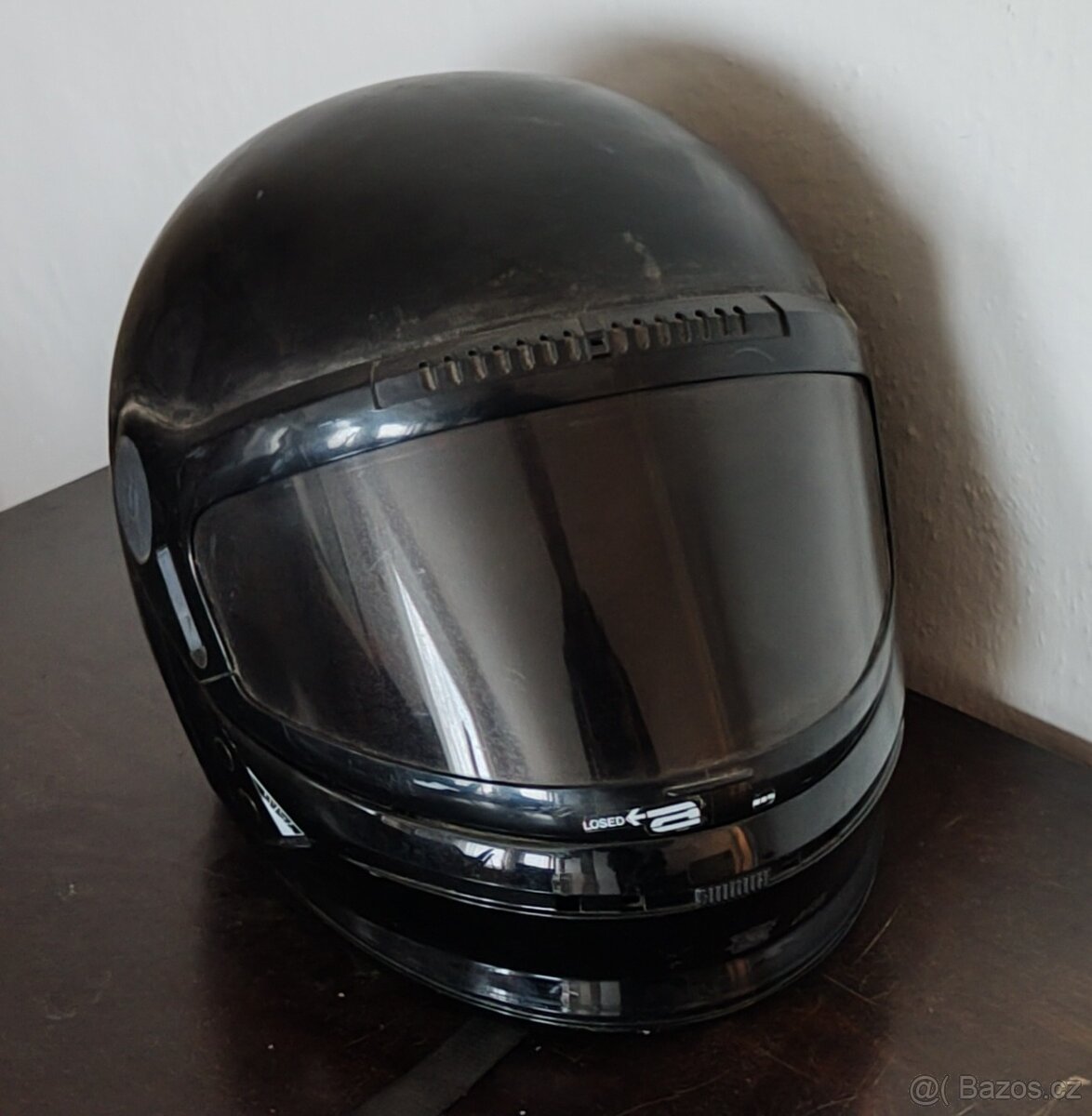 UVEX Černá helma na motorku