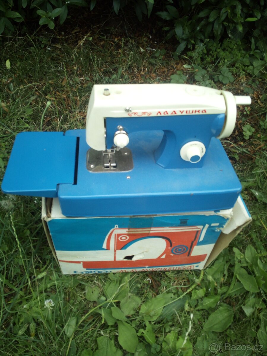 Dětský šicí stroj,hračka