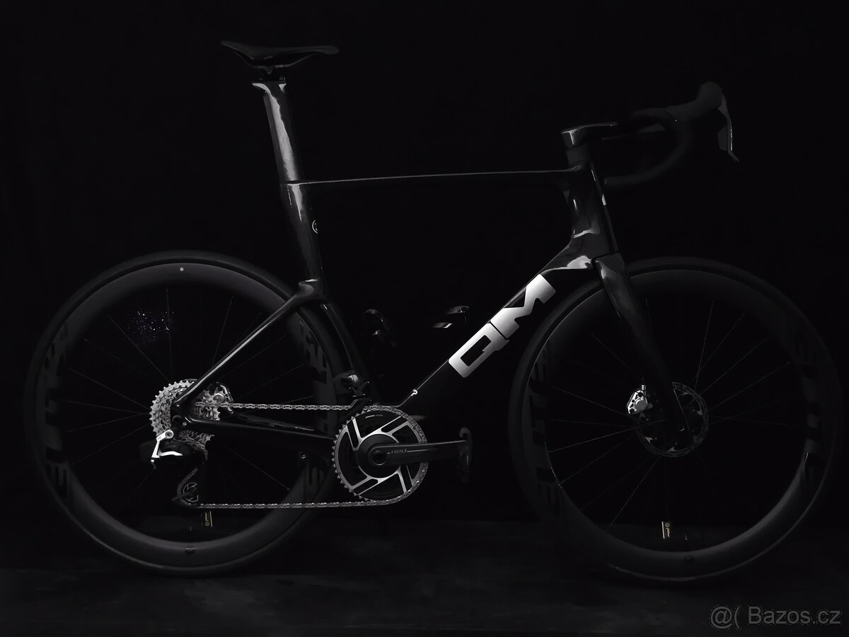 Silniční kolo QM R10 SRAM RED E1 eTap AXS