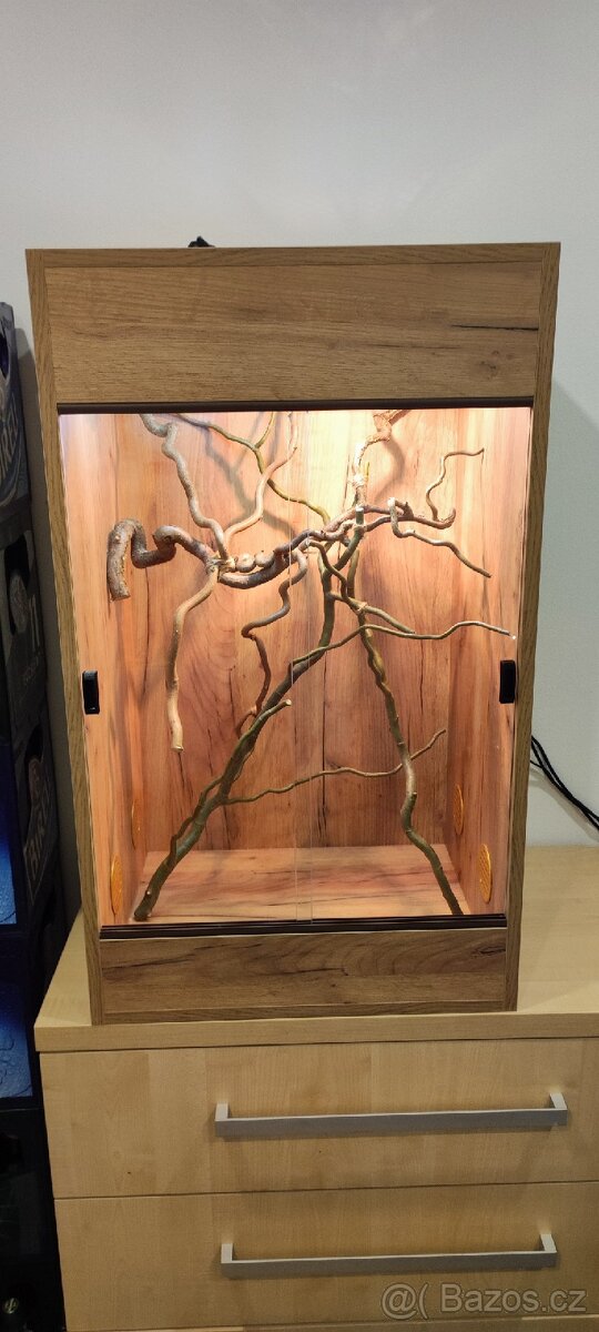 Terárium 90x54x45 Nové