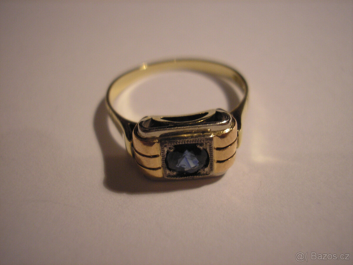 Prsten se safirem