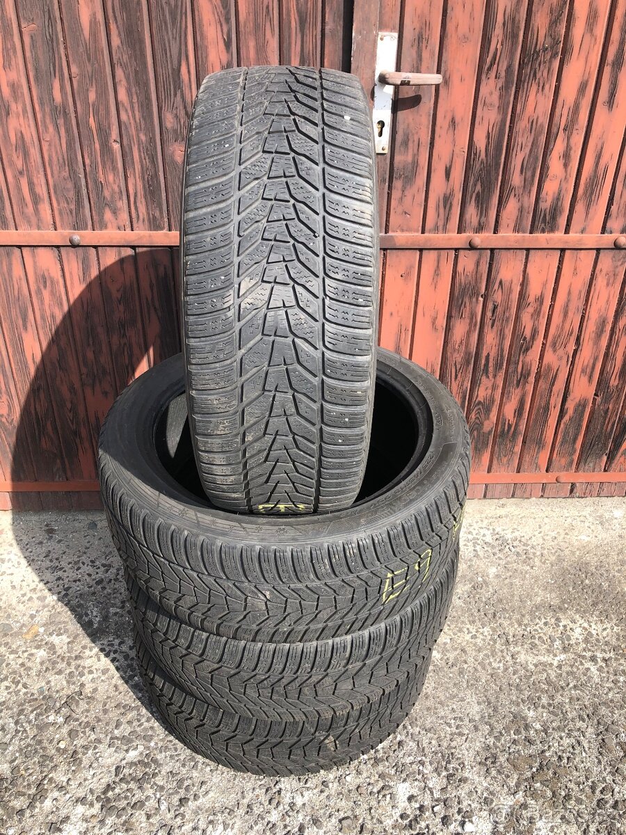 Zimní pneu 225/45/18