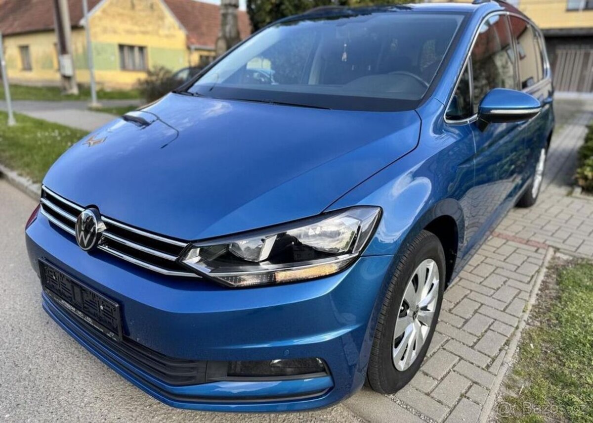 Volkswagen Touran 1.5 TSI DSG 7MÍST benzín automat 110 kw