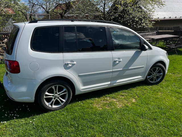 VW Touran 2.0 TDI 103 kw, r. 2014