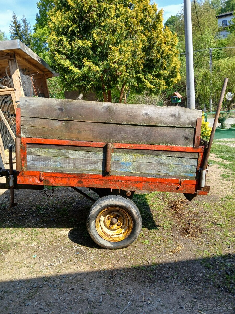 Sklopný vlek