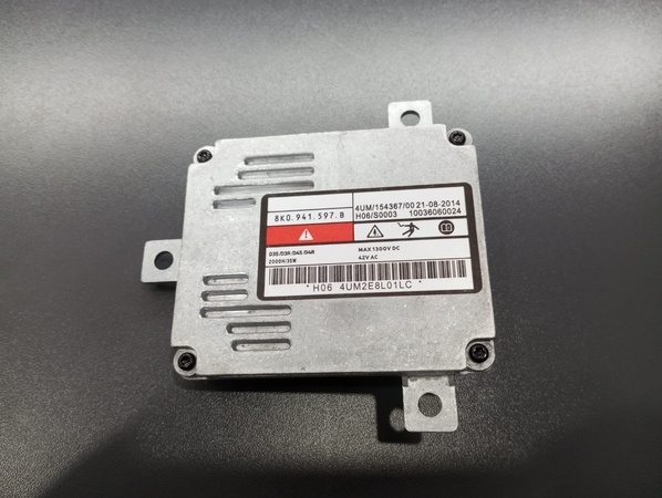 Riadiaca jednotka xenonu 8K0941597B