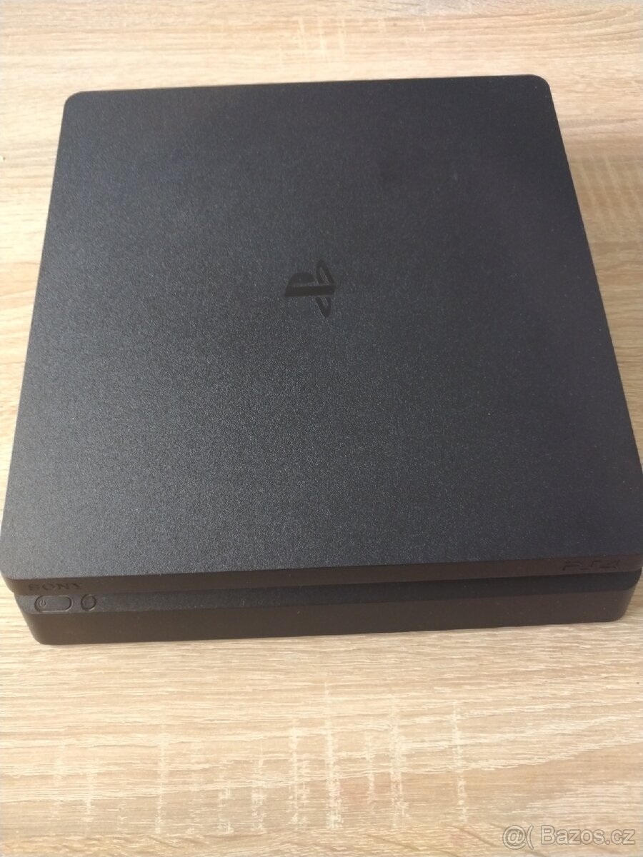Sony PlayStation 4 PS4