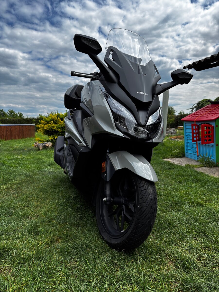 Honda Forza 125