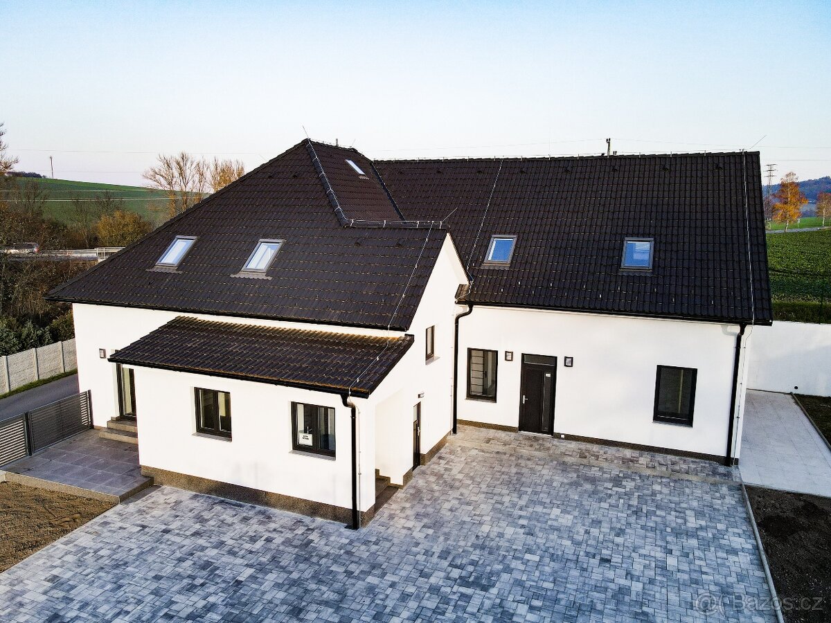Dům o 3 bytech s terasou a zahradou, Chyňava, okr. Beroun