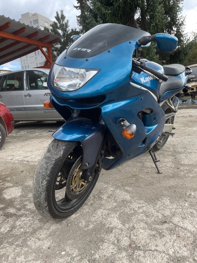 Kawasaki ZX 900 Ninja, rok 2000, i s CZ doklady