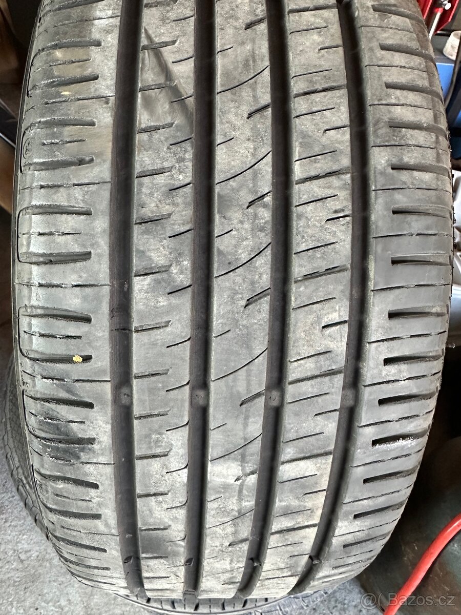 Letní pneu Barum Bravuris 205/45 R16 – 2 ks, 5 mm vzorek