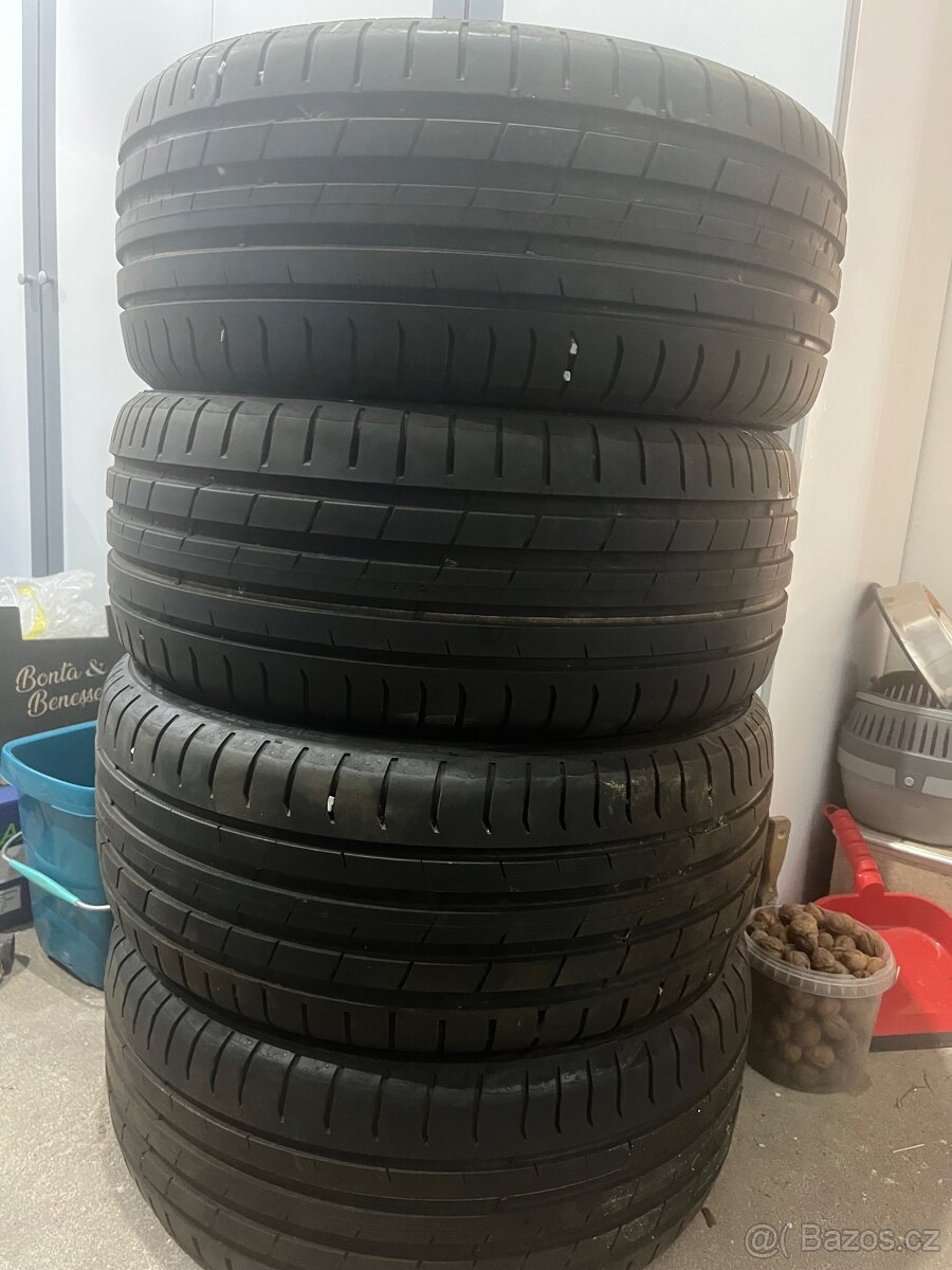 Letní pneu Nokian powerproof 225/40 18