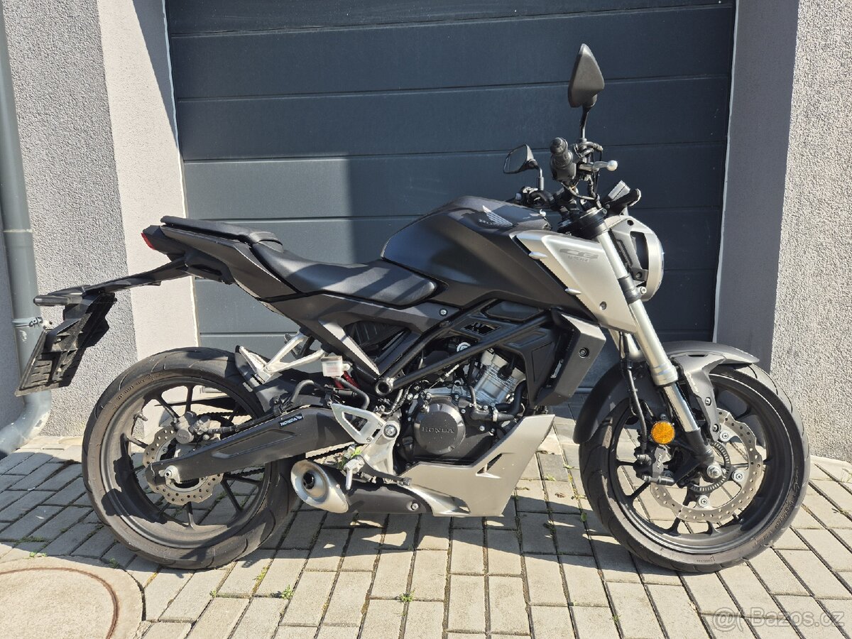 Honda CB125R // 7/2020 // 23000km // krásný stav // původ ČR