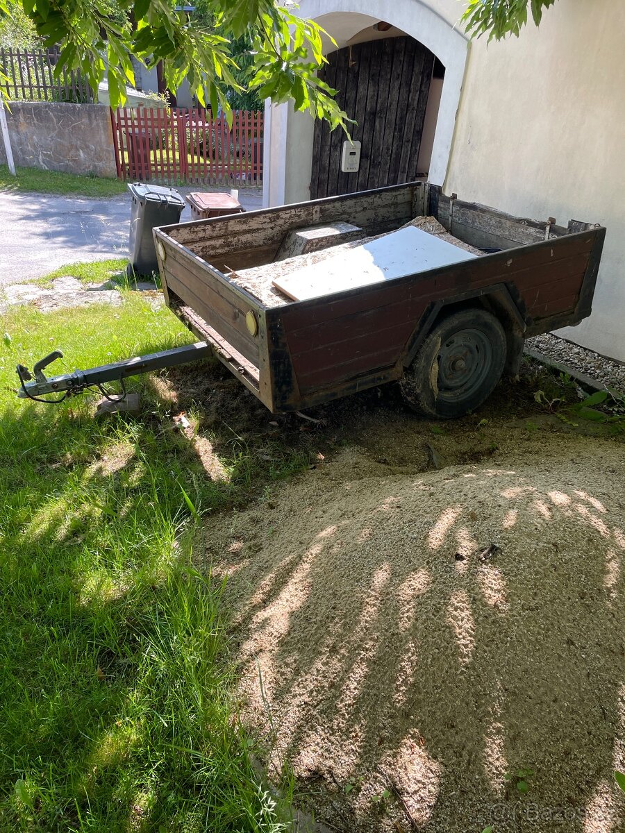 Přívěsný vozík