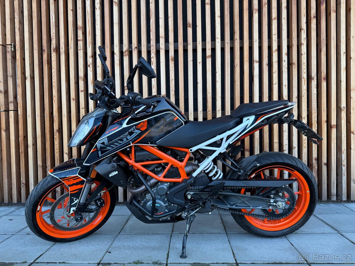 KTM Duke 390 najeto 1200 km top stav