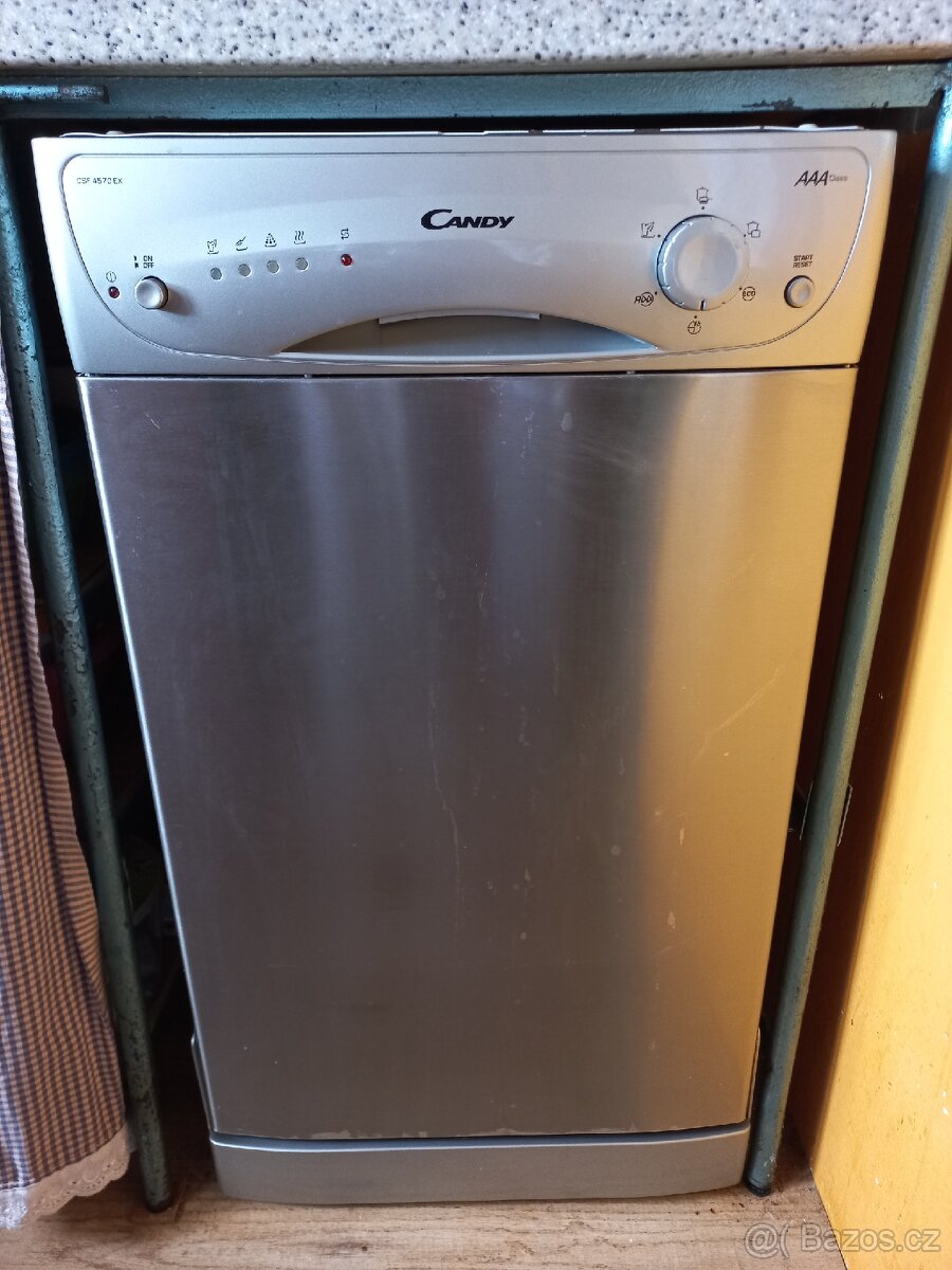 Vestavná úzká myčka Candy CSF 4570 EX