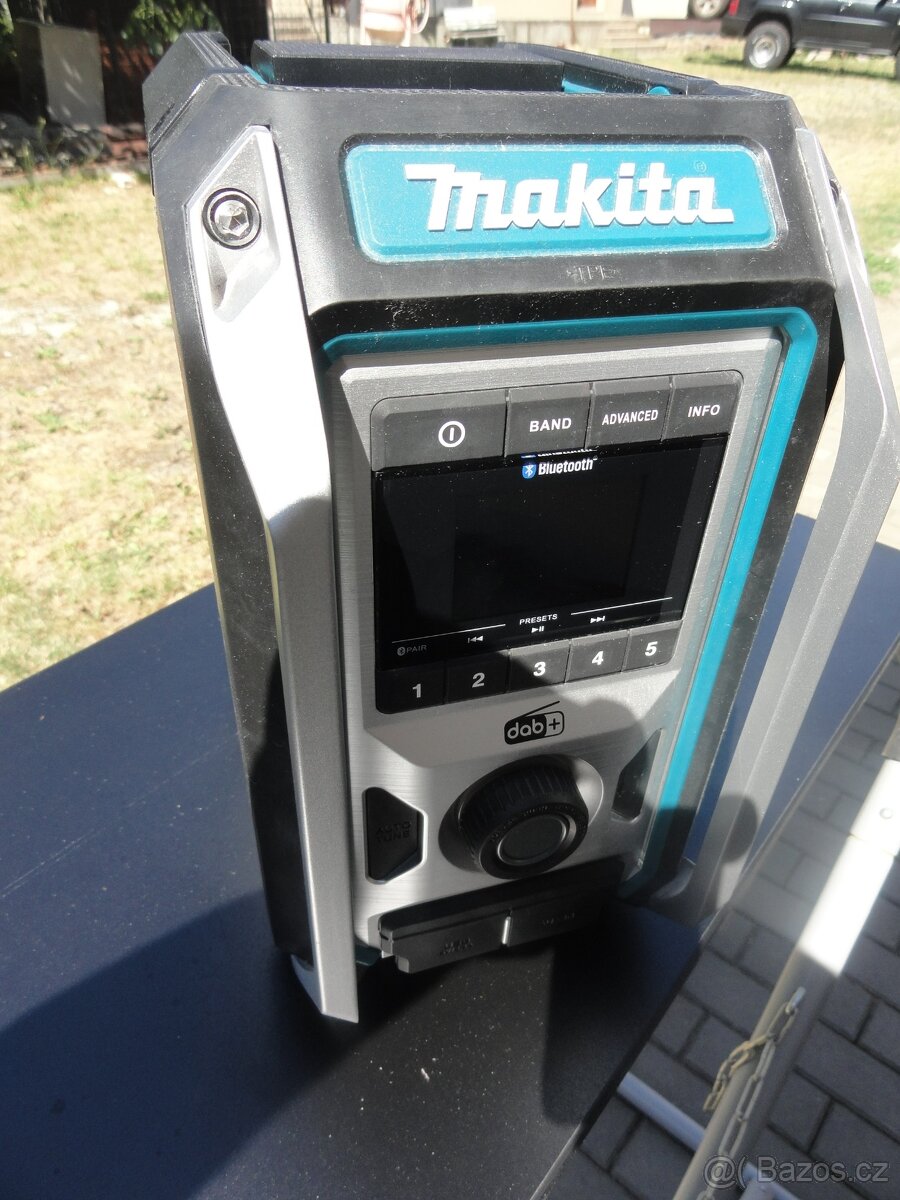 Stavební rádio Makita DMR115