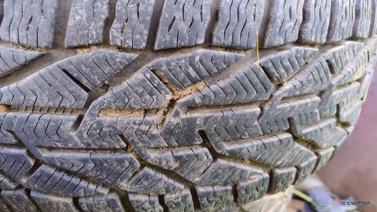 Pneu, kola 215/65 R16