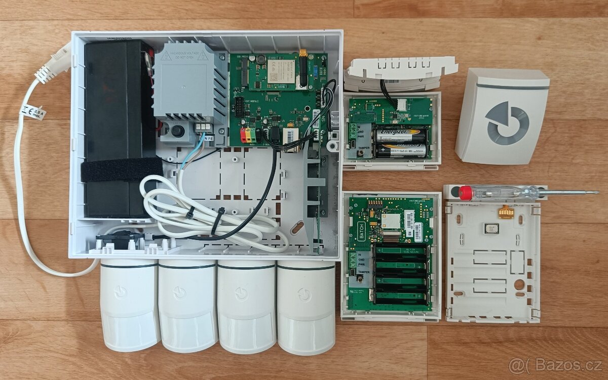 JABLOTRON JA-103KR – kompletní sada zabezpečovacího systému