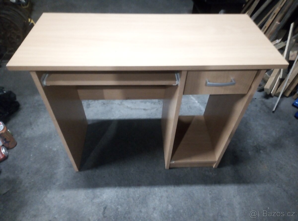 počítačový stůl
