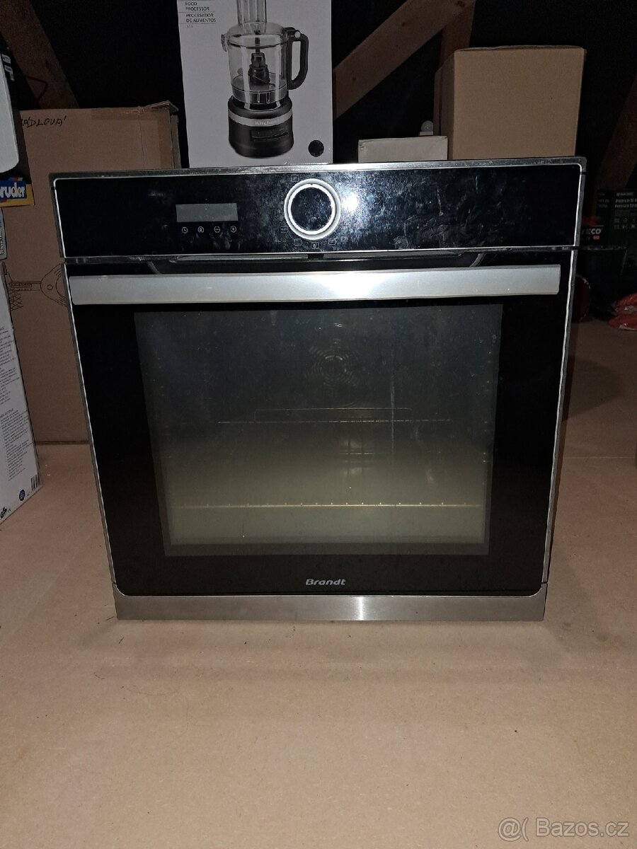 Vestavná trouba Brant