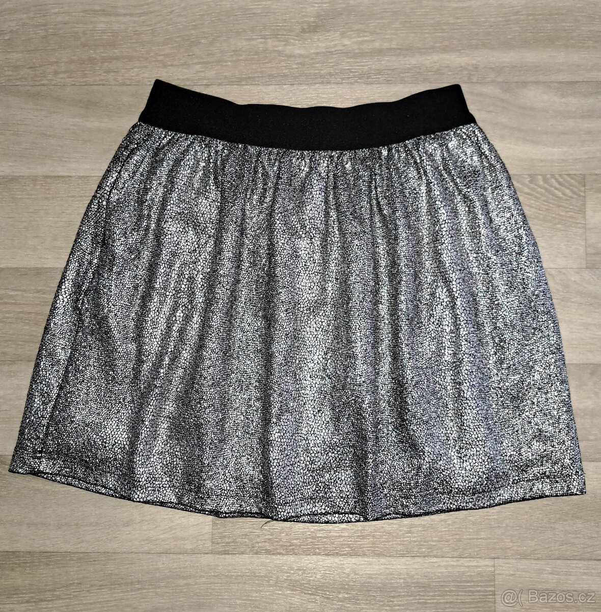 47) Společenská sukně 40/42/44