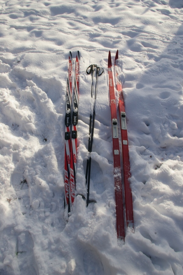 prodám lyže a boty