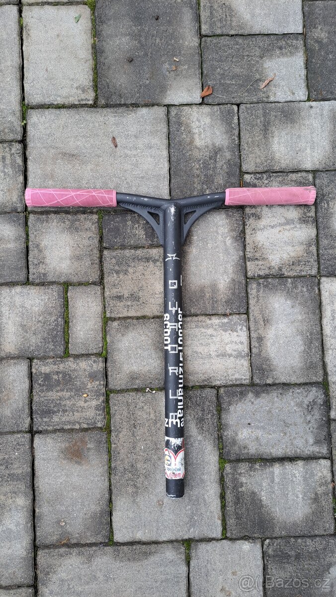 Řídítka freestyle koloběžka