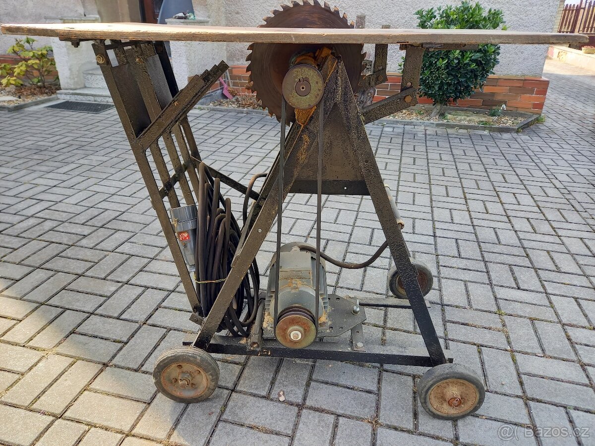 Cirkulárka, cirkule, pila na dřevo, kotouče na cirkulárku