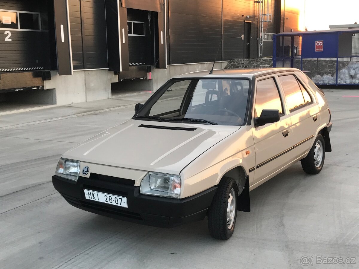 Prodám Škoda Favorit 136L ze soukromé sbírky, výjimečný stav