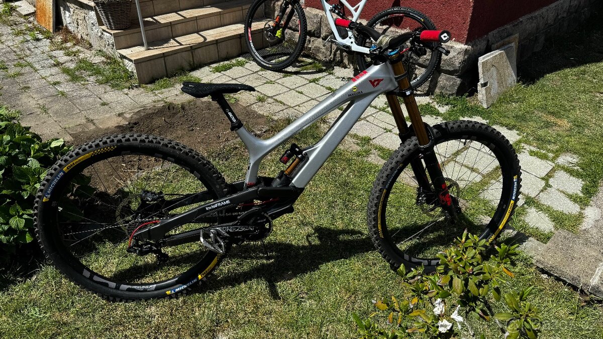 Downhill kolo YT TUES CF PRO RACE 29" "LONG"