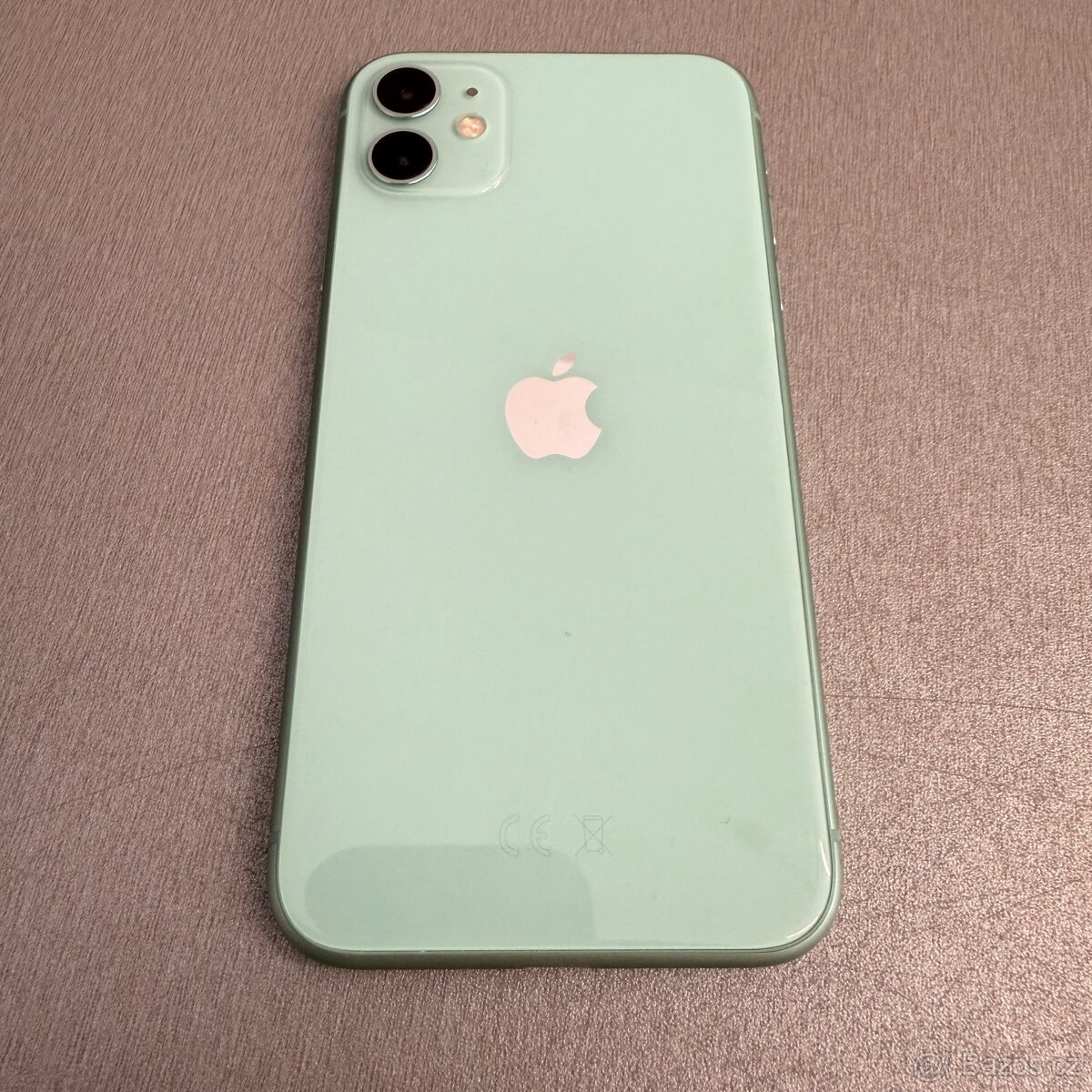 iPhone 11 128GB, pěkný stav, 12 měsíců záruka