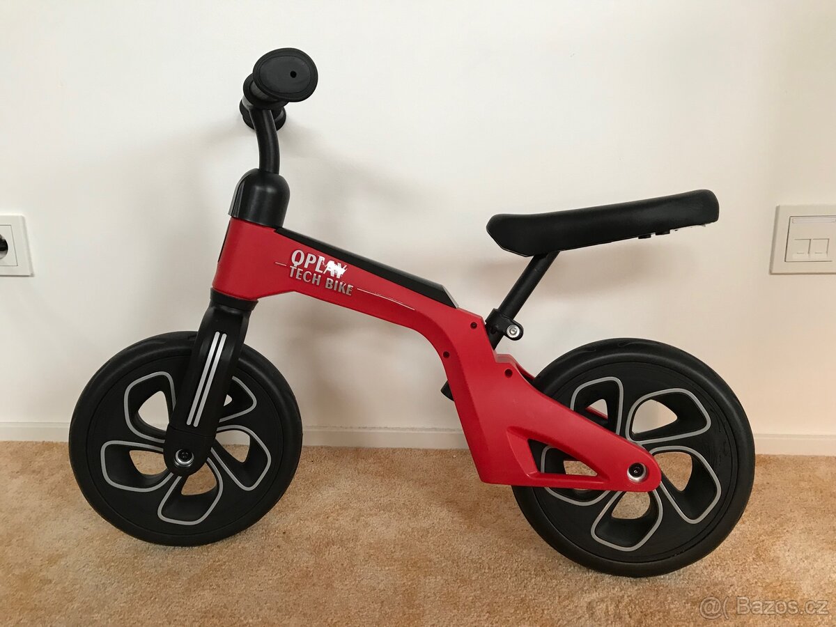 Odrážedlo Tech, věk 2 - 4 roky, do 30 kg Qplay