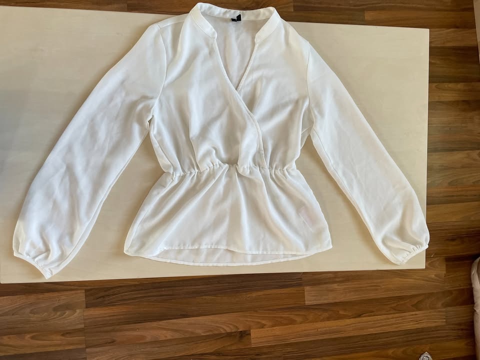 Bílá halenka stažená v pase, vel S, Vero moda