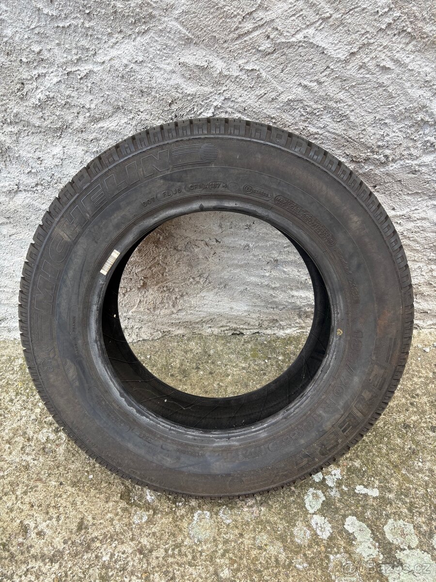 Pneu Michelin 185/70 R14