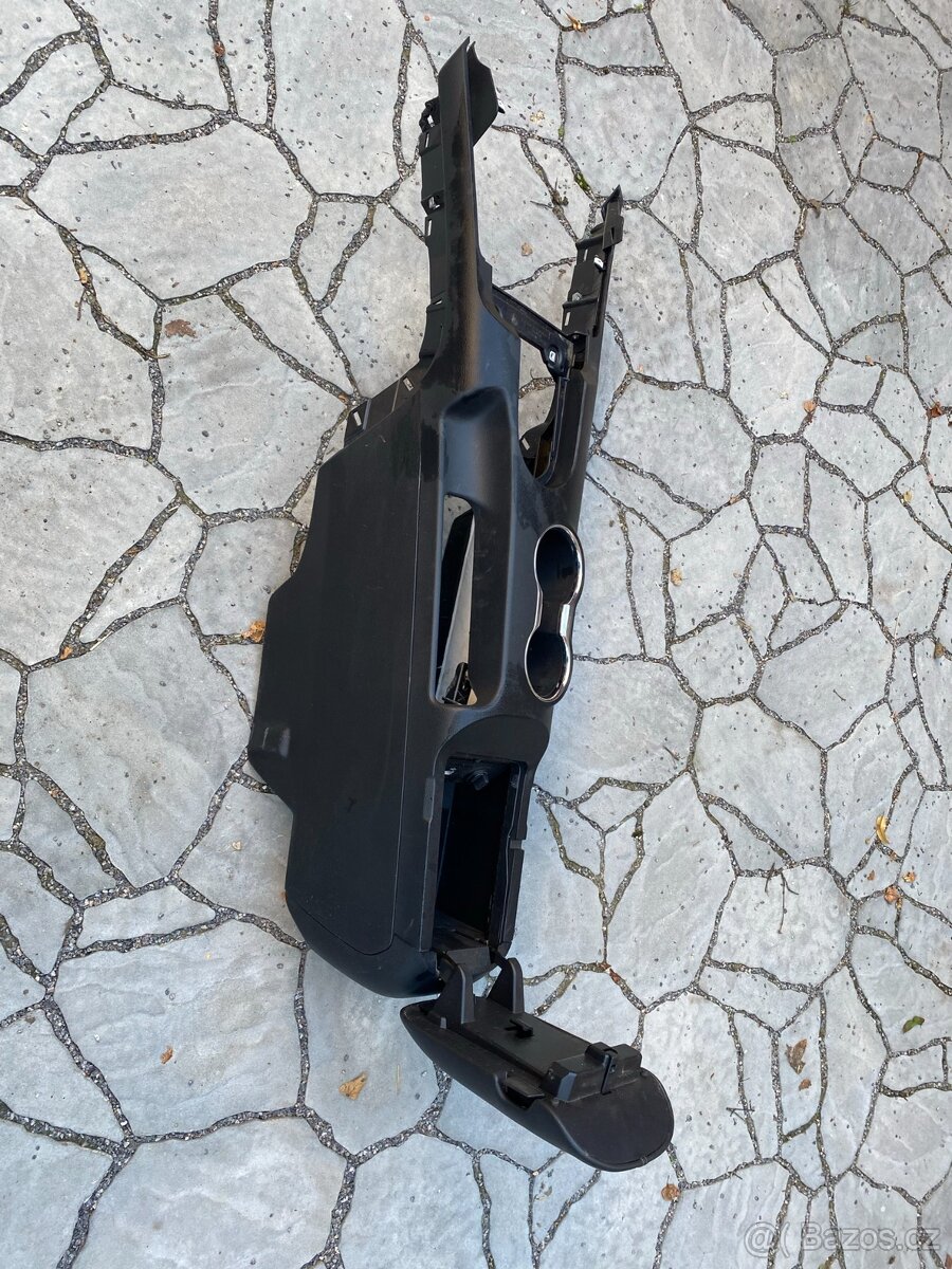 Středový panel Ford Mustang GT 2015