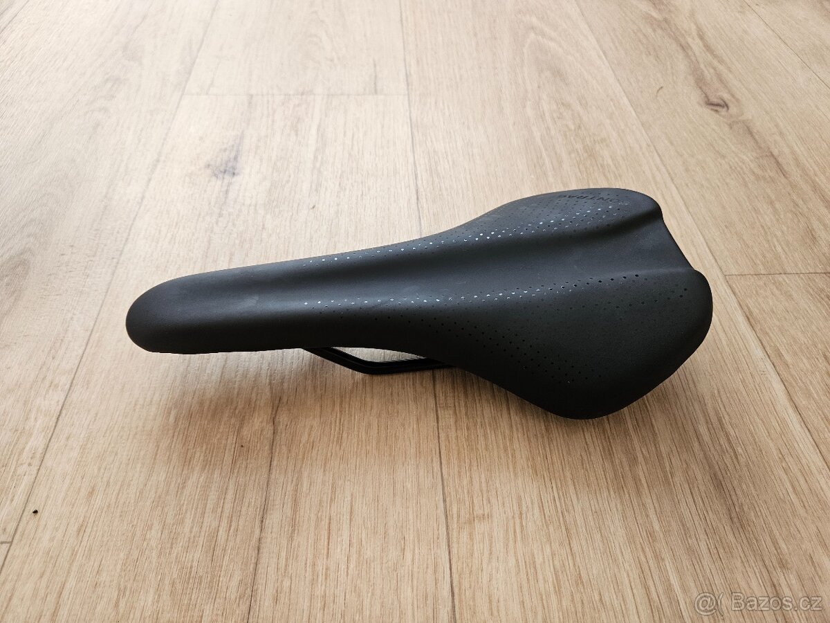 Nové sedlo Bontrager Arvada šířka 138 mm.