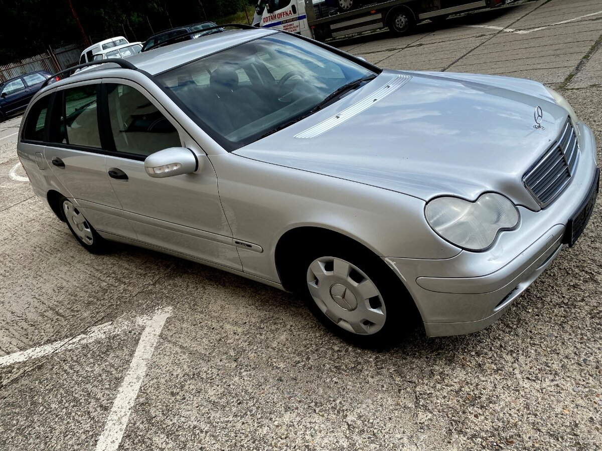 MERCEDES C W203 CÉČKO NÁHRADNÍ DÍLY BARVA 744