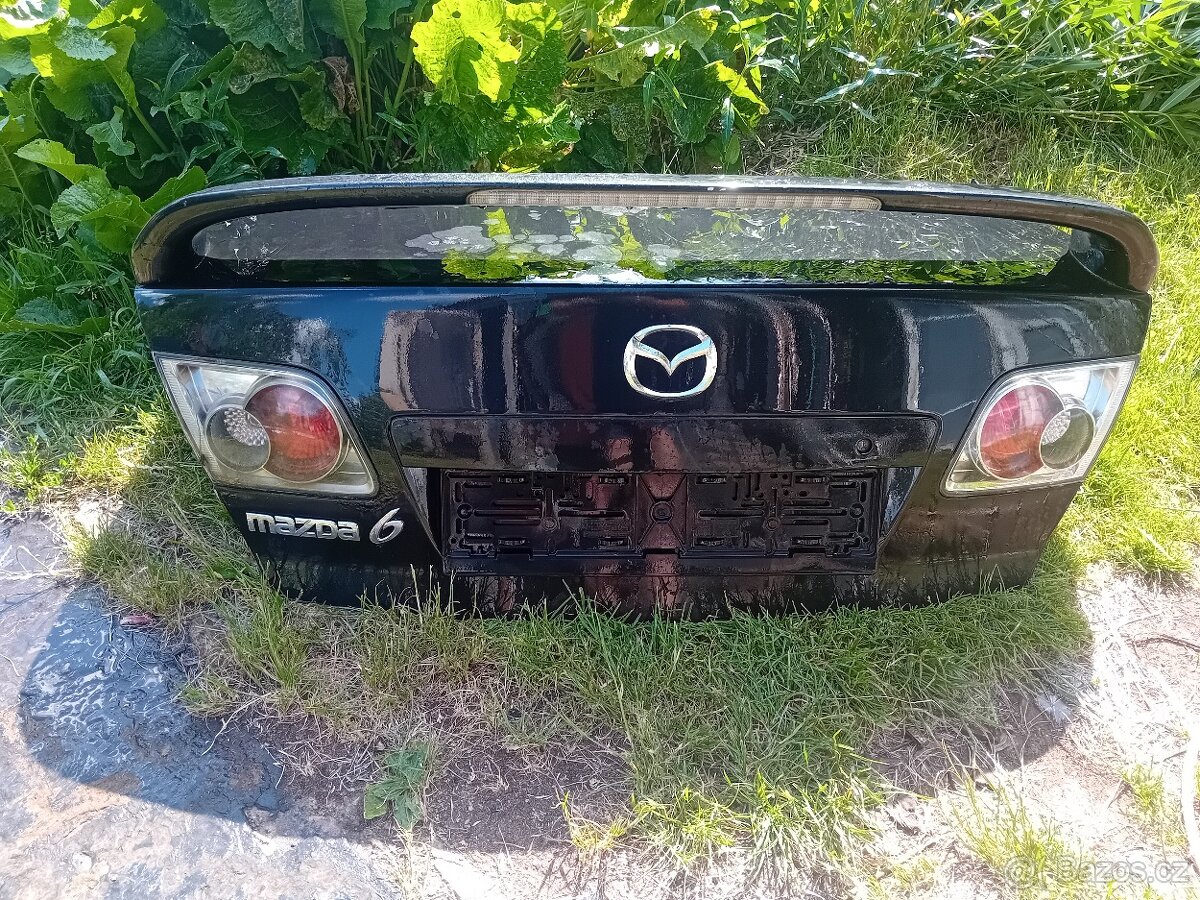 Mazda 6 páté dveře sedan
