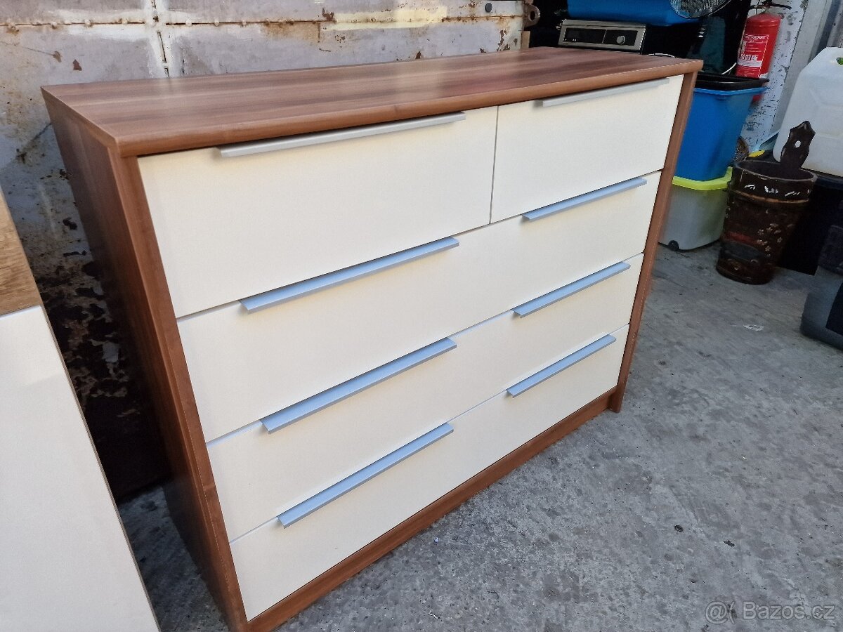 Komoda Moderní Lesk 41x107 výška 88 cm